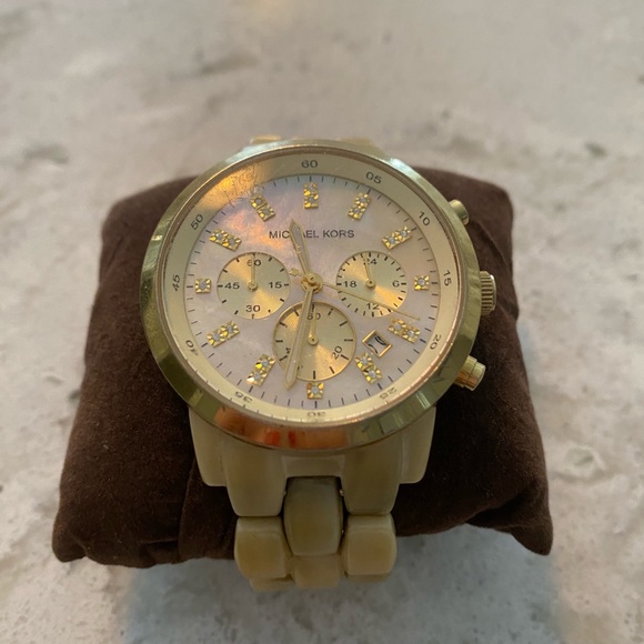 Gold Oversized Micheal Kors Watch - Picture 5 of 5